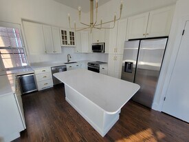 2231 Green St, Unit 1 in Philadelphia, PA - Building Photo