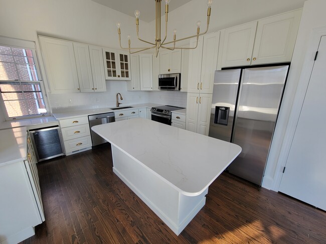 property at 2231 Green St