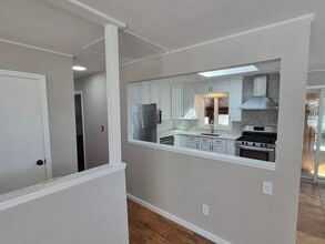 53 Corey Ave in Blue Point, NY - Foto de edificio - Building Photo