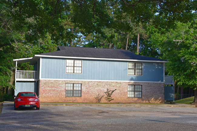 Abbey Oaks Apartments in Dothan, AL - Building Photo - Building Photo