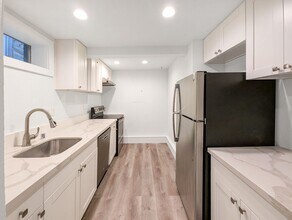 4814 Delridge Wy SW in Seattle, WA - Building Photo - Building Photo