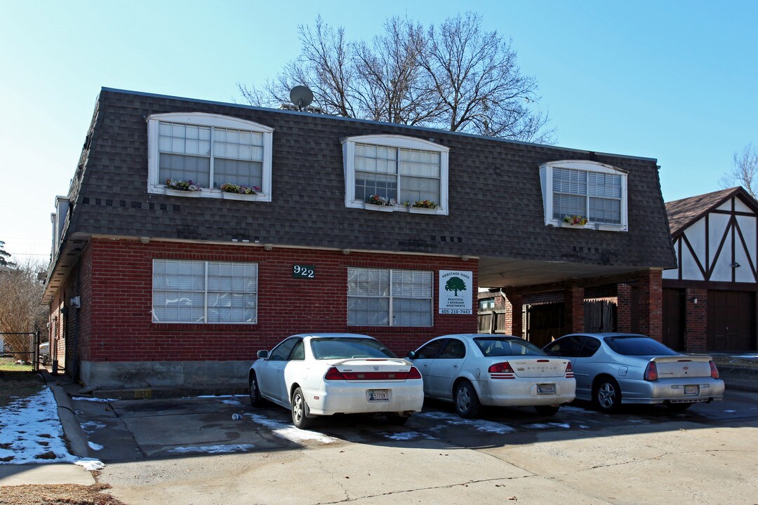 Heritage Oaks in Oklahoma City, OK - Building Photo