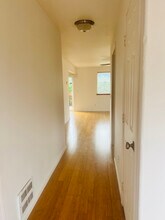 2112 Hamilton Ave in North Bend, OR - Foto de edificio - Building Photo