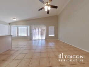 12209 W Edgemont Ave in Avondale, AZ - Building Photo - Building Photo