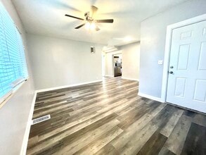 5435 6th Ave N in St. Petersburg, FL - Foto de edificio - Building Photo