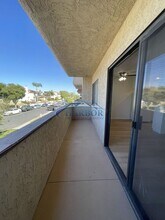 949 W 26th St in Los Angeles, CA - Building Photo - Building Photo