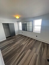 916 S 11th St, Unit 2R in Philadelphia, PA - Foto de edificio - Building Photo