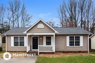 1367 Hidden Valley Dr in Concord, NC - Building Photo