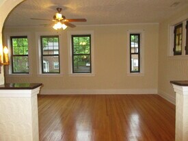 1079 Terrace Dr in Richmond Heights, MO - Building Photo