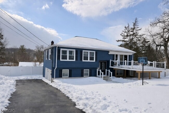 property at 1016 Washington Valley Rd