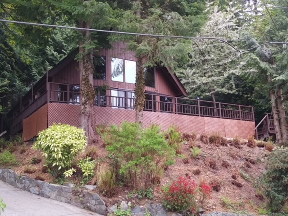 1431 Roy Rd in Bellingham, WA - Building Photo