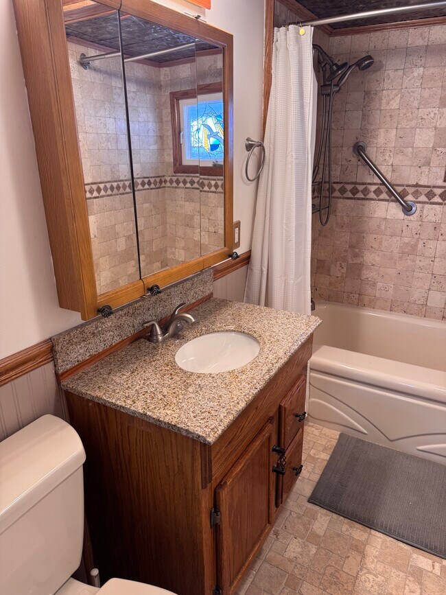 14 Leonard St, Unit 1 in Agawam, MA - Building Photo - Building Photo