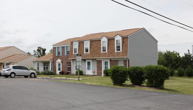 Kent Island Village Apartments in Chester, MD - Foto de edificio - Building Photo
