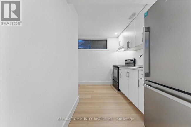 90 Euclid Ave in Toronto, ON - Building Photo - Building Photo