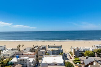 16 Fleet St - Move In Special! in Marina Del Rey, CA - Building Photo - Building Photo