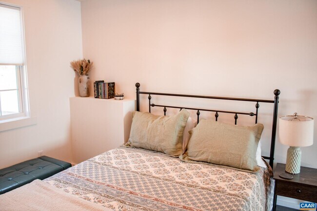 5 Brokenback Mountain Rd in Free Union, VA - Building Photo - Building Photo