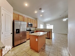 6315 S 25th Dr in Phoenix, AZ - Foto de edificio - Building Photo