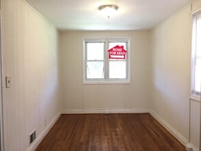 1216 N Augusta Ave in Baltimore, MD - Foto de edificio - Building Photo