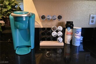 4050 Pacific Harbors Dr in Las Vegas, NV - Building Photo - Building Photo