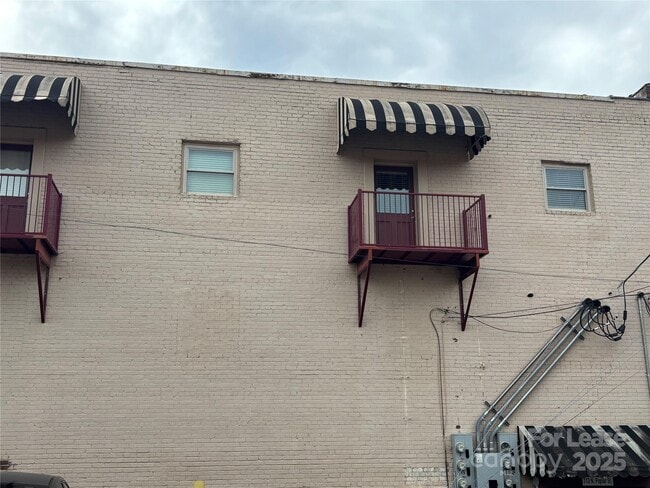 235 E Main St in Lincolnton, NC - Building Photo - Building Photo