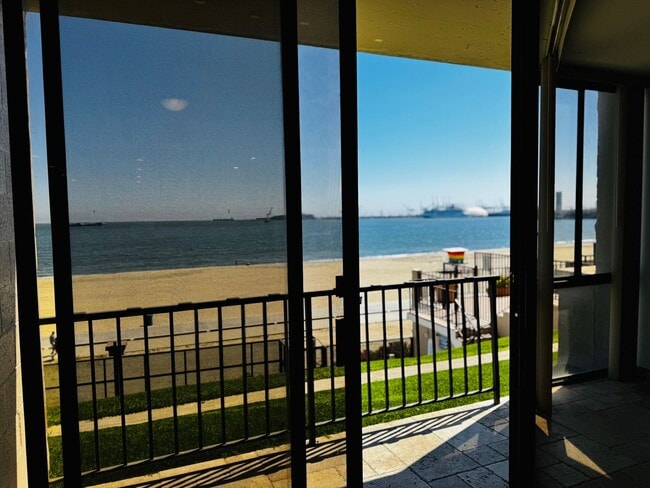1750 Ocean in Long Beach, CA - Building Photo - Building Photo