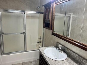 392 W Montauk Hwy in Lindenhurst, NY - Building Photo - Building Photo