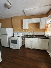 195 1/2 E Broadway St in Toledo, OH - Building Photo - Building Photo