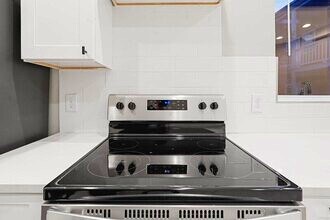 381 Adams St in Boston, MA - Building Photo - Building Photo