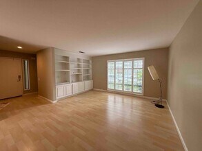 1402 Commons Dr in Sacramento, CA - Building Photo - Building Photo