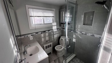141 Wantagh Ave in Levittown, NY - Building Photo - Building Photo
