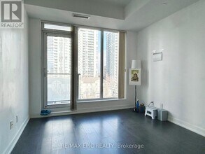 28 Avondale Ave in Toronto, ON - Building Photo - Building Photo