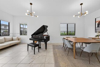 8267 SW 120th Ter in Kendall, FL - Building Photo - Building Photo