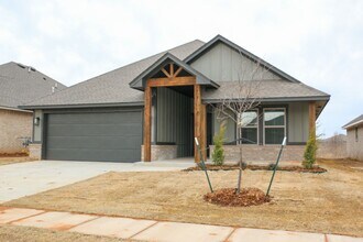 12421 Dolche Vita Dr in Oklahoma City, OK - Building Photo - Building Photo
