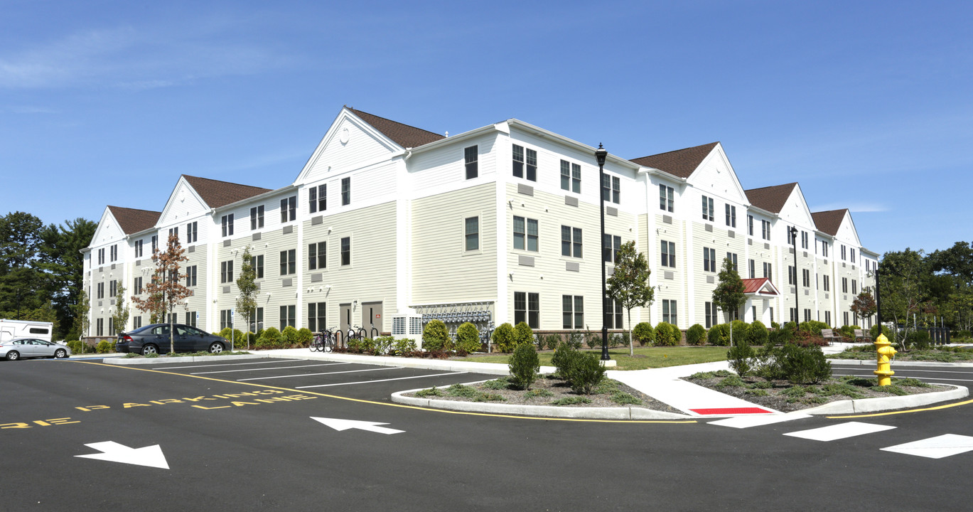 Meadow Green Apartments in Toms River, NJ - Building Photo