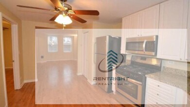 1510 W Erie St, Unit Garden in Niles, IL - Building Photo - Building Photo