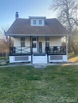 729 Watsontown Rd in Berlin, NJ - Building Photo