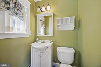 11 E Chelton Rd in Brookhaven, PA - Building Photo - Building Photo