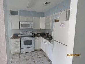 416 Narvaezi St in Venice, FL - Building Photo - Building Photo
