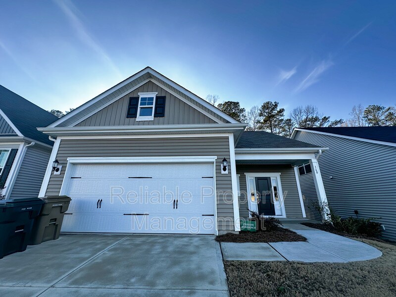 160 White Oak Gdn Wy in Garner, NC - Foto de edificio