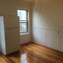16-18 Manahan St in Lowell, MA - Foto de edificio - Interior Photo