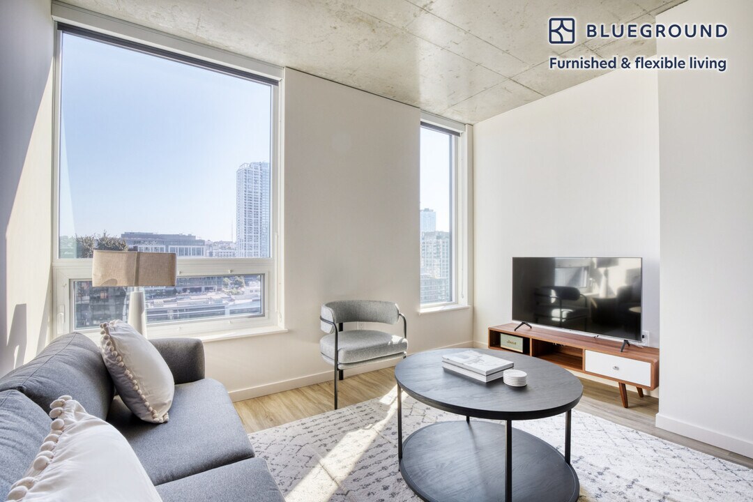 210 8th Ave N in Seattle, WA - Building Photo