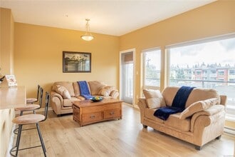 2747 Jacklin Rd in Victoria, BC - Building Photo - Building Photo