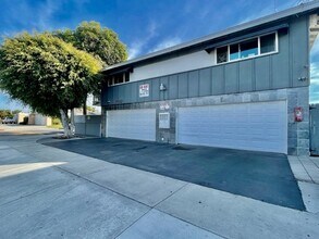 7732 Cypress Dr, Unit B in Huntington Beach, CA - Building Photo - Building Photo