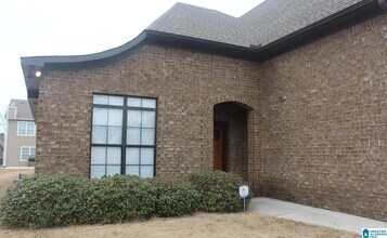1059 Kerry Dr in Calera, AL - Building Photo - Building Photo