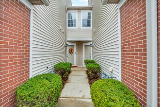 24135 Walnut Cir in Plainfield, IL - Building Photo - Building Photo