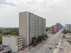 Wedgewood Place in Toronto, ON - Building Photo - Building Photo