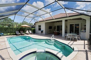 8780 Ventura Way in Naples, FL - Building Photo