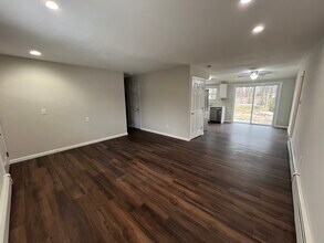 30 Somerset Ave in Mastic, NY - Building Photo - Building Photo