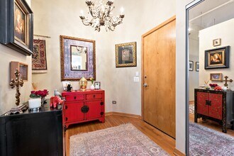 333 W Hubbard St in Chicago, IL - Building Photo - Building Photo