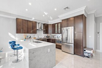 94 Leonard St in Jersey City, NJ - Building Photo - Building Photo